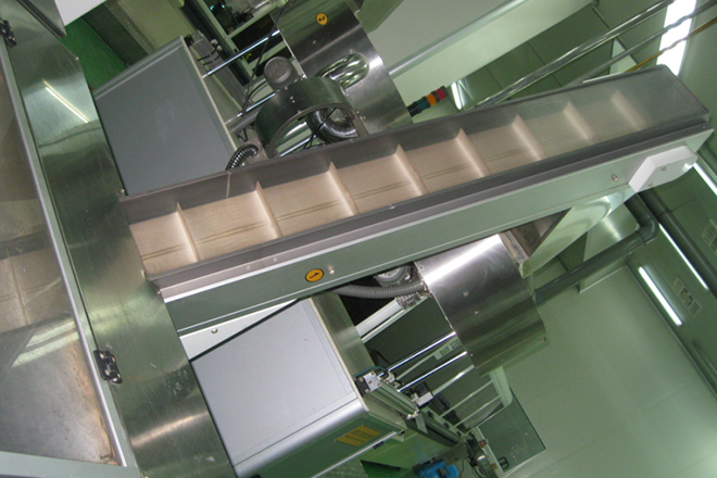 皮帶式輸送機(jī)配件對(duì)輸送機(jī)性能影響很大